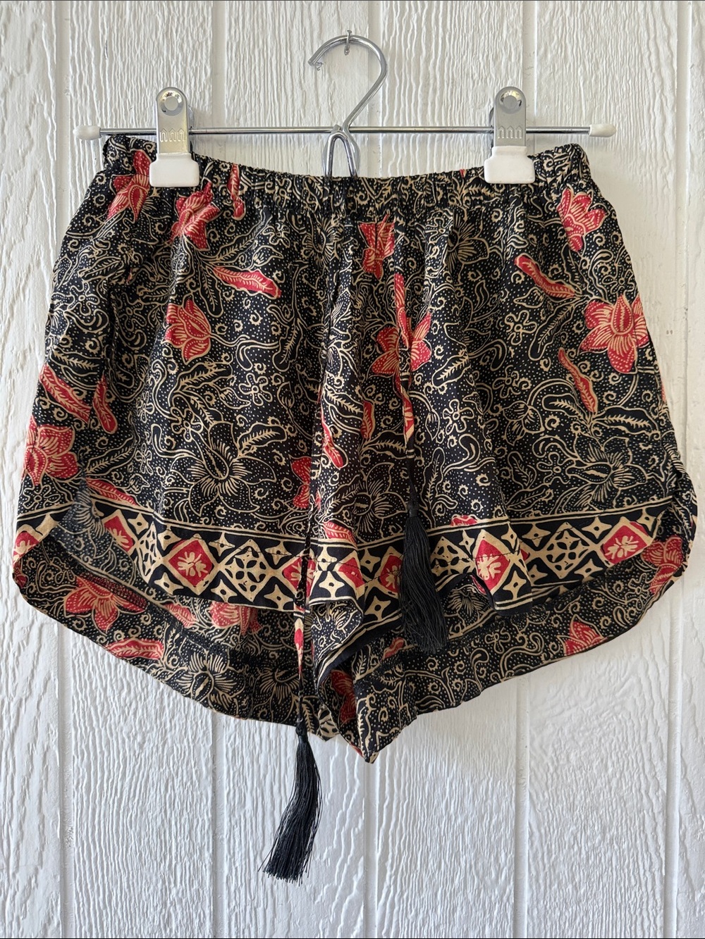 Natalie Martin Black Floral Print Women’s Tash Shorts sz S